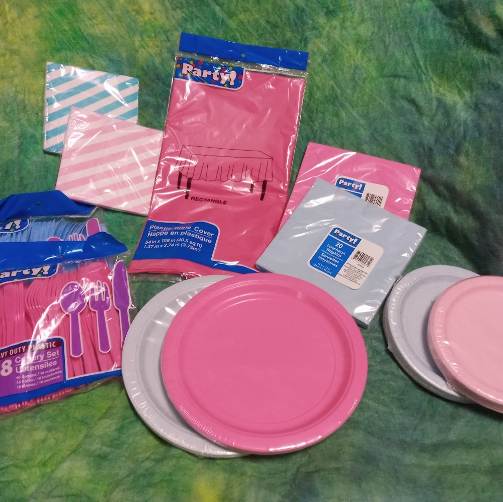 New In Pack Gender Reveal Party Tableware
